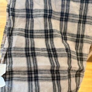 NWT Linen Light Gray and Black Plaid Scarf - Unbranded